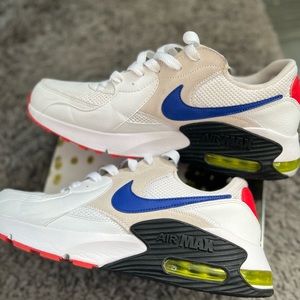 Nike Air max worn 5 times.
